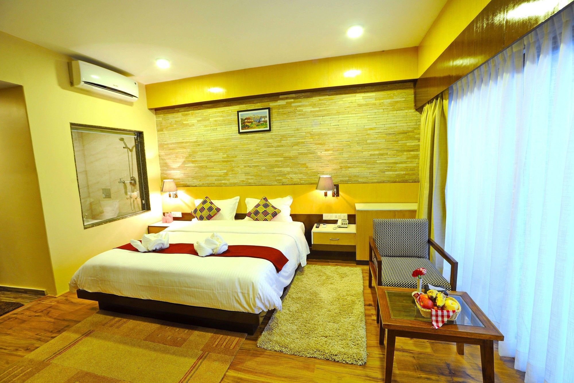 Hotel Queens Park Pokhara Exterior foto