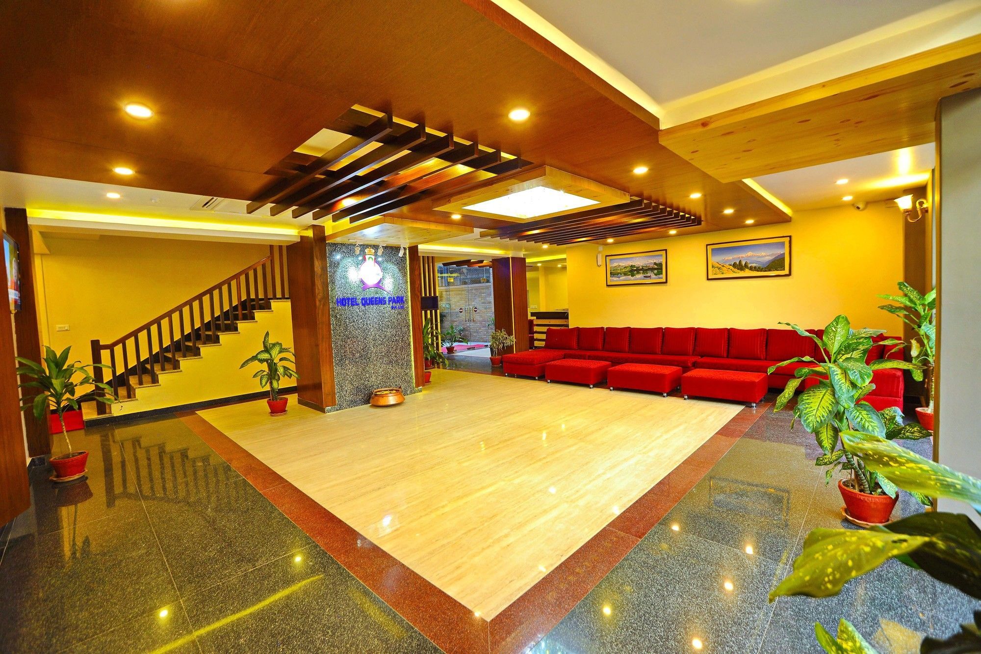 Hotel Queens Park Pokhara Exterior foto